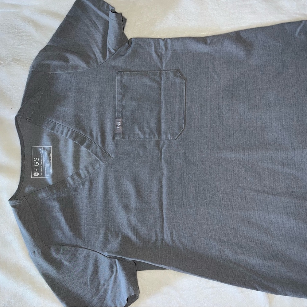 Figs Women’s Catarina One-Pocket Scrub Top Space Gray